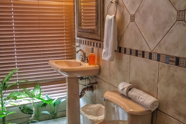 La Riviera Hotel B&B (San Antonio)